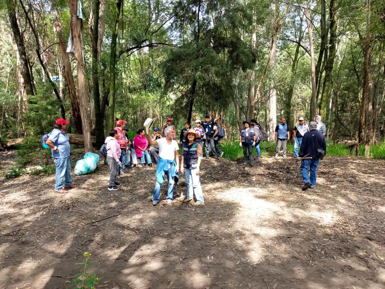 brigada contra incendios realizando trabajos de prevención y control de incendios en el parque ncional los remedios
