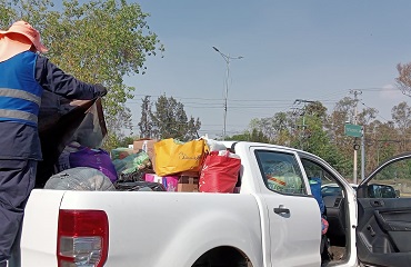 camioneta cargada con víveres,ropa y ayuda para los damnificados de guerrero